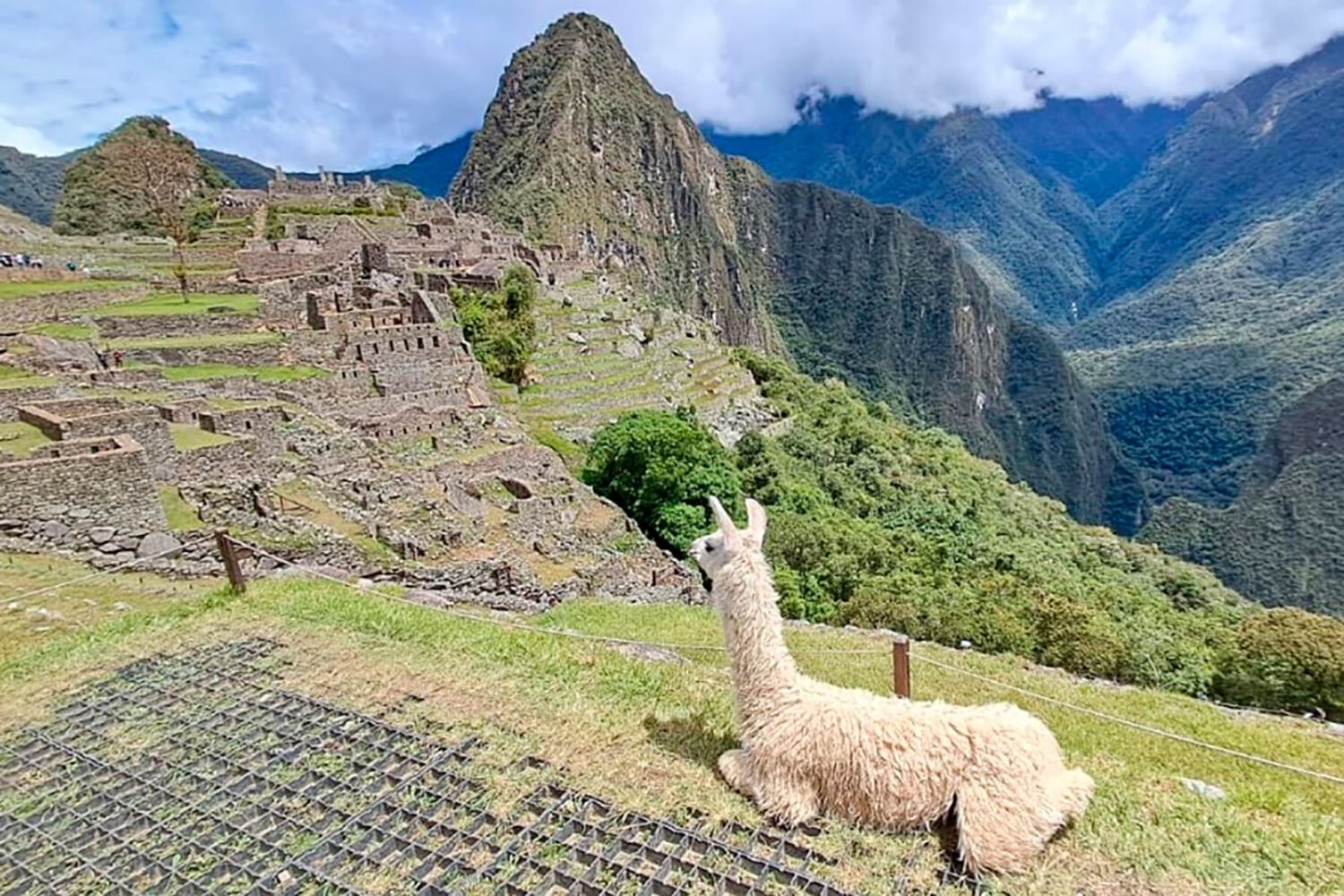 amaneceres-del-inca-sitio-arqueológico-valle-sagrado