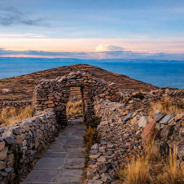 Mirador-Lago-Titicaca-Taquile