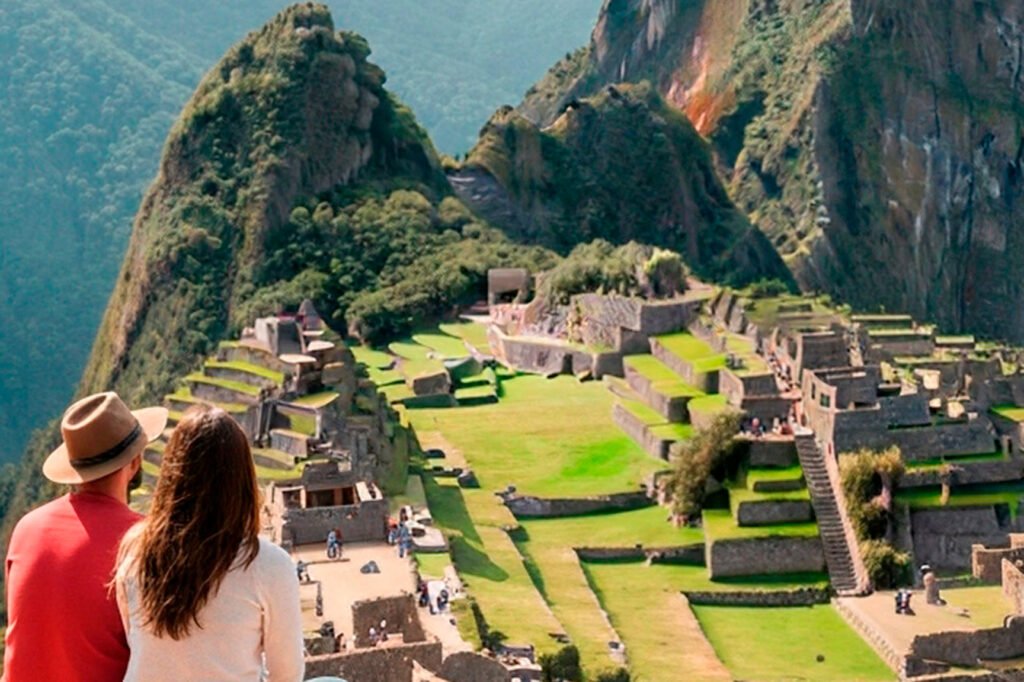 Viajeros en Machu Picchu