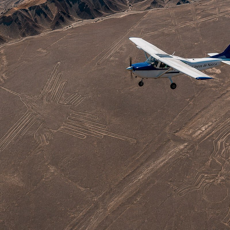 lineas-de-nazca-vista-aerea-geoglifos-avion-tour-sobrevuelo-desierto-royal-adventure-peru-destacada.jpg
